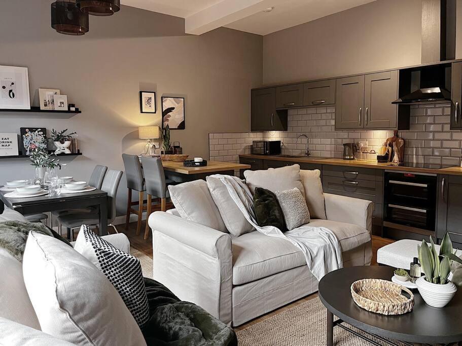 Modern Ground Floor Apartment Тодморден Экстерьер фото
