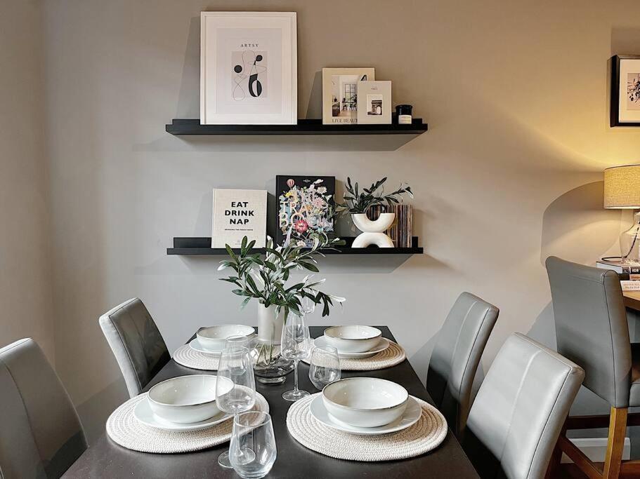 Modern Ground Floor Apartment Тодморден Экстерьер фото