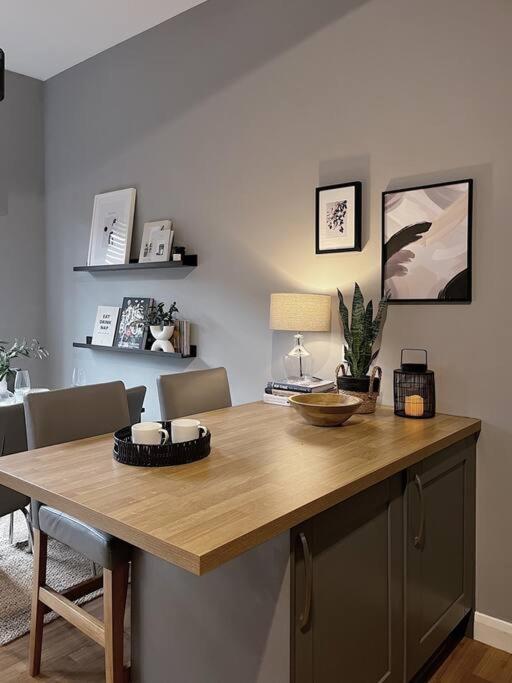 Modern Ground Floor Apartment Тодморден Экстерьер фото