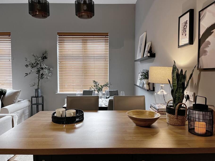 Modern Ground Floor Apartment Тодморден Экстерьер фото